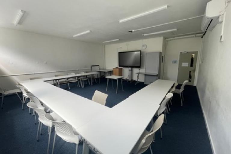 alpadia-london-central-ISH-classroom2.jpg